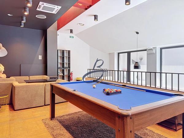 Location                                                      Local commercial
                        
                     3 pièces                      155 m2                     à Bourgoin-Jallieu