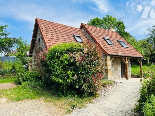 ST MARTIN DES CHAMPS - En campagne, dans un endroit paisible maison rénovée avec goût d'environ...