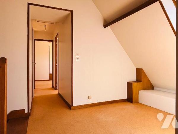 ST MARTIN DES CHAMPS - En campagne, dans un endroit paisible maison rénovée avec goût d'environ...