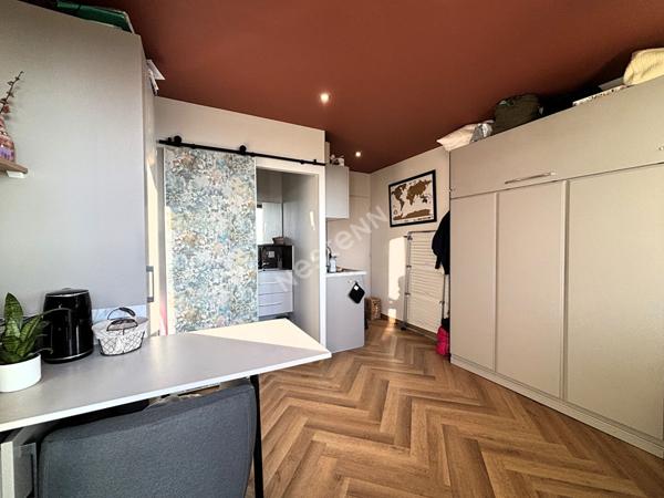 Sublime 3 pièces avec grande terrasse et dépendances dans un environnement dégagé et verdoyant