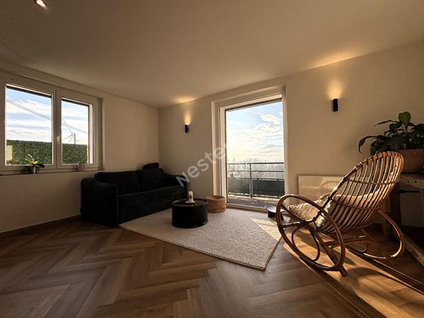 Sublime 3 pièces avec grande terrasse et dépendances dans un environnement dégagé et verdoyant