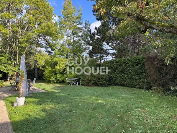 A Mennecy, Maison de 9 pièces avec sous/sol total