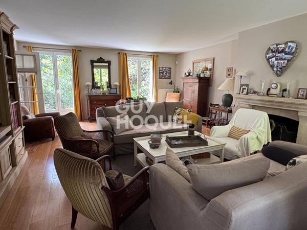 A Mennecy, Maison de 9 pièces avec sous/sol total