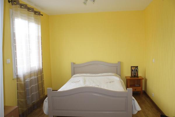 Belle maison entièrement rénovée de 153m2 avec garage double. Idéal famille nombreuse.