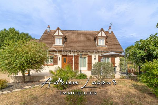 ROMORANTIN-LANTHENAY (41200) - JOLIE MAISON TRADITIONNELLE, au calme d'un quartier résidentiel, vous découvrirez au rez-de-chaussée une entrée, un salon/séjour avec cheminée et sa salle à manger, une cuisine aménagée indépendante, une chambre, une salle d'eau, un wc et une chaufferie/buanderie. A l'étage, un palier, deux chambres, une salle d'eau et un wc indépendant. L'ensemble sur un terrain paysagé de plus de 1500 m² avec un double garage de 35 m².
Chauffage au gaz, portail électrique, menuiseries PVC, volet roulant électrique…
A découvrir rapidement!

Pour visiter et vous accompagner dans votre projet n'hésitez pas à me contacter, ADRIEN LACOUR.
- ESTIMATION GRATUITE DE VOTRE BIEN -
