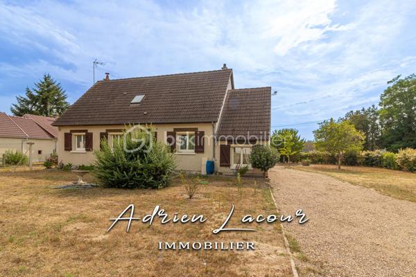 ROMORANTIN-LANTHENAY (41200) - JOLIE MAISON TRADITIONNELLE, au calme d'un quartier résidentiel, vous découvrirez au rez-de-chaussée une entrée, un salon/séjour avec cheminée et sa salle à manger, une cuisine aménagée indépendante, une chambre, une salle d'eau, un wc et une chaufferie/buanderie. A l'étage, un palier, deux chambres, une salle d'eau et un wc indépendant. L'ensemble sur un terrain paysagé de plus de 1500 m² avec un double garage de 35 m².
Chauffage au gaz, portail électrique, menuiseries PVC, volet roulant électrique…
A découvrir rapidement!

Pour visiter et vous accompagner dans votre projet n'hésitez pas à me contacter, ADRIEN LACOUR.
- ESTIMATION GRATUITE DE VOTRE BIEN -