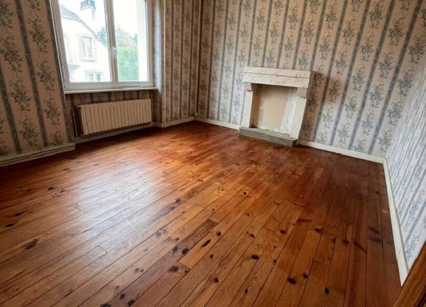 Maison à vendre    6 pièces •  Spézet