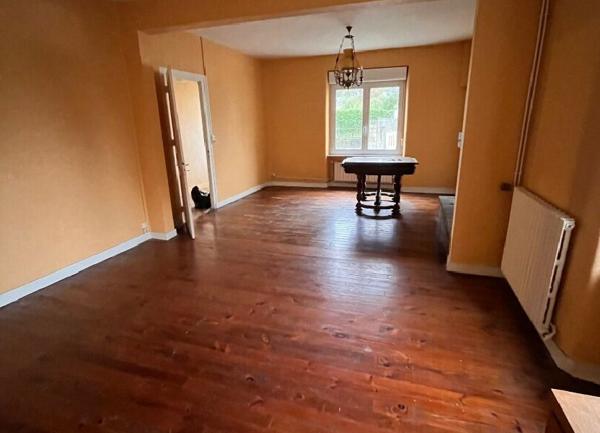 Maison à vendre    6 pièces •  Spézet