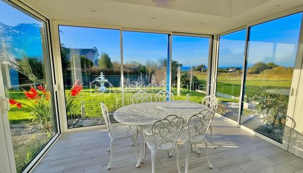 BSK immobilier, Marie-Thérèse VALLADON a le plaisir de vous présenter en Exclusivité cette Très Belle Maison d'Architecte à 3 km de PLÉNEUF-VAL-ANDRÉ, dans un environnement privilégié, cette propriété offre un cadre de vie exceptionnel.
 
À seulement quelques centaines de mètres de la plage, dans un secteur du littoral préservé où toute nouvelle construction est désormais interdite, cette propriété de haut standing, très calme, est accessible par allée privée. 
Équipée PMR, elle développe 223 m2 habitables - DPE A* - sur une parcelle paysagée entièrement close de 989 m2. Avec son doux jardin et la Vue sur la Mer, la pierre naturelle, le parquet Merbau chêne massif, la pergola, la véranda bio-climatique et les nombreuses pièces lumineuses à grands volumes, la propriété est un havre de paix.

Dès l’entrée, le hall accueillant mène vers les pièces de réceptions. 
Un vaste espace de 60 m2 composé du séjour-salon et d'une cuisine américaine de style s'ouvre, au Sud sur une pergola et à l'Ouest sur une véranda bio-climatique, par de grandes baies donnant sur le jardin.
La suite parentale spacieuse offre le confort d'une grande chambre de 17 m2 et d'une salle de bains équipée baignoire Balnéo et douche.
À ce niveau se trouve également un toilette avec lave-mains, une arrière-cuisine, un cellier-buanderie, un double garage motorisé, ainsi que des espaces supplémentaires de rangement.

À l'étage, la maison déploie son caractère unique. 
Une salle de détente d'environ 40 m2 en mezzanine, bénéficie d'une haute luminosité et d'une vue magnifique sur la mer. 
Deux chambres dont une avec dressing, une salle d'eau avec wc, et un atelier d'artiste transformable en suite parentale, salle de sport ou autres, selon les besoins des futurs propriétaires.

À l'extérieur, les aménagements paysagers ont été soigneusement réalisés tout en préservant l'intimité des lieux, pour profiter pleinement d'un jardin aux tons frais et fleuris qui invite au bord de mer.

Cette propriété sécurisée, aux options technologiques avancées, demande très peu d'entretien. 
À proximité des principaux axes de circulations, de Lamballe-Armor et de sa gare TGV reliant Paris en 2 h 15 environ, elle se trouve idéale pour une clientèle souhaitant le télétravail, une résidence secondaire, ou encore l'installation paisible pour une retraite des plus agréables au cœur d'un environnement privilégié, à proximité de toutes commodités, où l'horizon offre une palette de bleus incomparables.

À 5 mn du PORT DAHOUËT, aux pieds des petites criques de la Bretagne et du sentier GR34, non loin des plages de sable fin, de l'un des plus beaux parcours de Golf de France et des commerces accessibles rapidement, ce cadre de vie d'exception allie esprit contemporain et poésie du paysage marin Breton.

Un lieu où tout a été pensé de la lumière à l'espace, pour l'appréciation de la mer vu de chez soi.  Une maison rare, prête à accueillir une nouvelle histoire, dans l'un des secteurs les plus prisés des Côtes d’Armor.

Commune limitophe de Pléneuf-Val-André, taxe foncière: 1310€

*DPE A en attente de validation suite à l'installation de la pompe à chaleur.


Pour visiter cette belle maison prenez dès à présent votre rendez-vous. 
Marie-Thérèse VALLADON - Tel : 07 49 72 89 43 - 22800 Quintin 
Disponible du lundi au samedi de 9 h à 12 h et de 13 h 30 à 19 h.


--