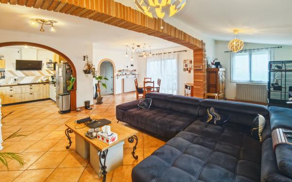 Maison à vendre    6 pièces •  Nègrepelisse