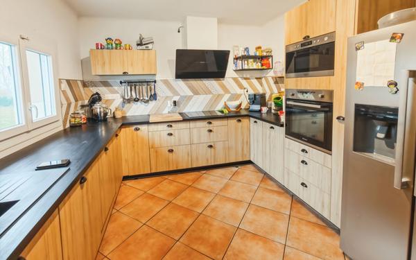 Maison à vendre    6 pièces •  Nègrepelisse