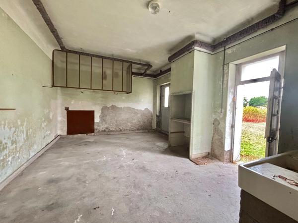 À vendre – Habitation avec local commercial, emplacement privilégié CUFFY (18)