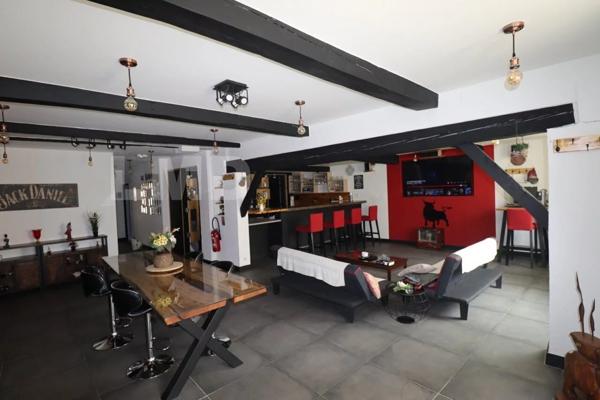 Maison de ville T6 225 M2? avec coure