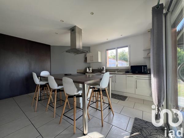 House for sale 5 rooms 125 m² La Châtaigneraie