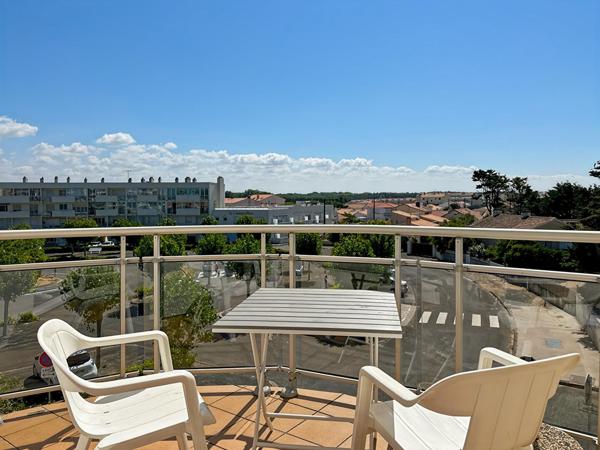 Studio alcôve dans résidence face mer