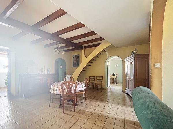 VALENCE - Maison de rue a renover avec 2 garages