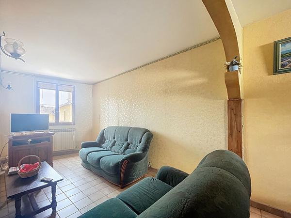 VALENCE - Maison de rue a renover avec 2 garages