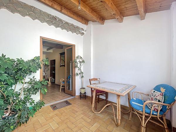 VALENCE - Maison de rue a renover avec 2 garages