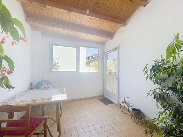 VALENCE - Maison de rue a renover avec 2 garages