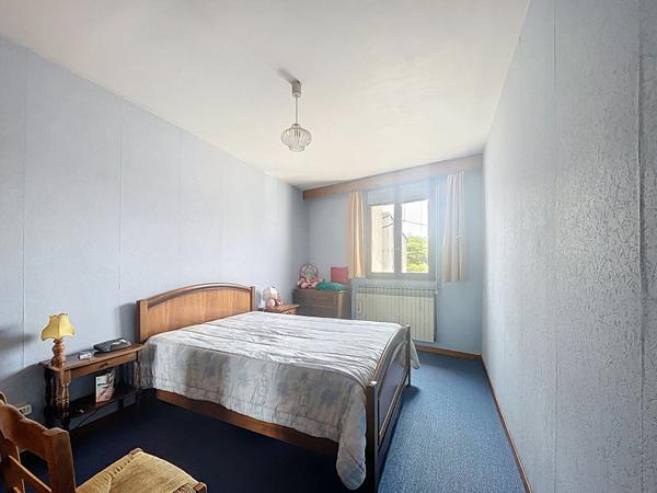 VALENCE - Maison de rue a renover avec 2 garages