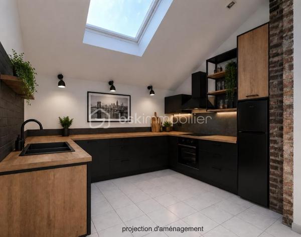 EXCLUSIVITÉ – COUP DE CŒUR ASSURÉ
À proximité de la gare SNCF de Nangis, dans un secteur calme, découvrez cette maison de style loft d’environ 86 m², offrant de beaux volumes et une superbe hauteur sous plafond qui lui confère un cachet unique.

Le rez-de-chaussée se compose d’un vaste séjour ouvert sur la cuisine, créant un espace de vie lumineux et convivial, ainsi que d’une salle d’eau avec WC.
À l’étage, vous trouverez un palier desservant deux belles chambres.
À l’extérieur, une terrasse, un jardin et un cabanon complètent ce bien.

Système de chauffage à prévoir,  laissant la possibilité d’installer la solution de votre choix (pompe à chaleur, poêle, radiateurs électriques ...).
 
Bien atypique et rare sur le secteur de Nangis, idéal pour un premier achat, un pied-à-terre ou un investissement locatif.

N’attendez plus ! Contactez-nous !

Pour tous renseignements complémentaires, n'hésitez pas à contacter Julien & Cindy LUCIANI au 06 52 63 33 63.