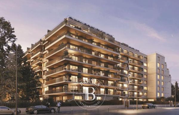 Neuilly-sur-Seine, Triplex 4 Chambres -  253 m² à vendre