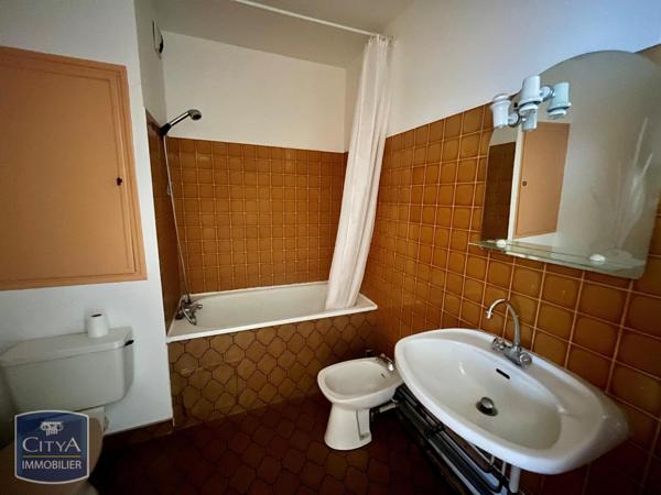 Location appartement Riom (63200) 1 pièce 24.2m²