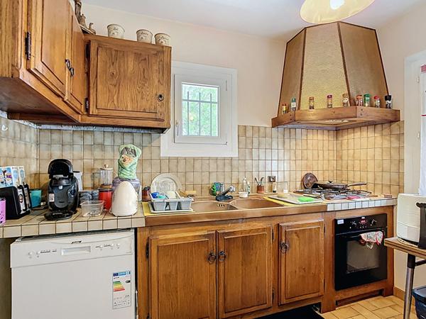 A vendre Maison plain pieds 110 m2 à Nérac 4 pièces, 3 chambres avec parc de 5000m²