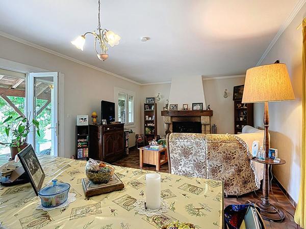 A vendre Maison plain pieds 110 m2 à Nérac 4 pièces, 3 chambres avec parc de 5000m²