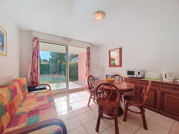 Saint-Aygulf, T2, proche mer, parking, cave, piscine