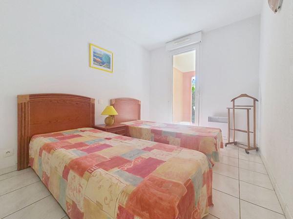 Saint-Aygulf, T2, proche mer, parking, cave, piscine