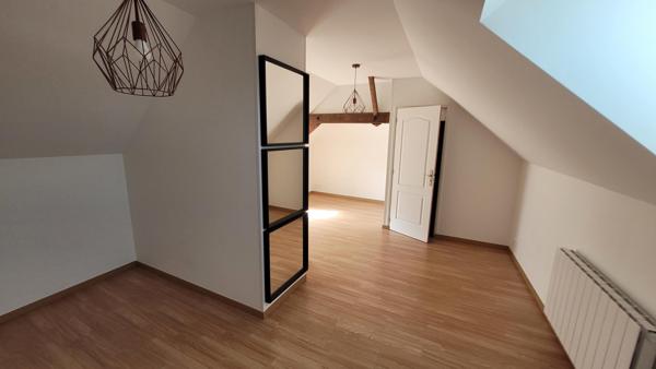 Maison divisible en 2 avec un T4 et un T2 au rdc, double garage