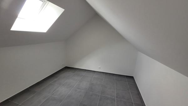 Maison divisible en 2 avec un T4 et un T2 au rdc, double garage