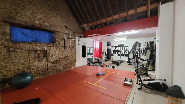 Maison divisible en 2 avec un T4 et un T2 au rdc, double garage