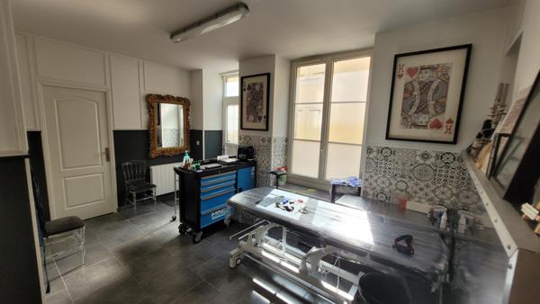 Maison divisible en 2 avec un T4 et un T2 au rdc, double garage