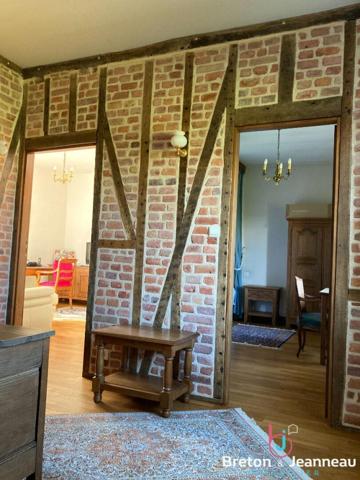 Ancien Presbytère proche de Javron les Chapelles