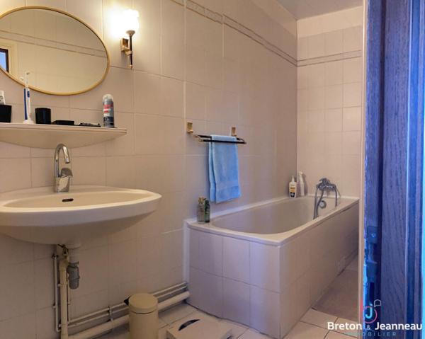 Ancien Presbytère proche de Javron les Chapelles