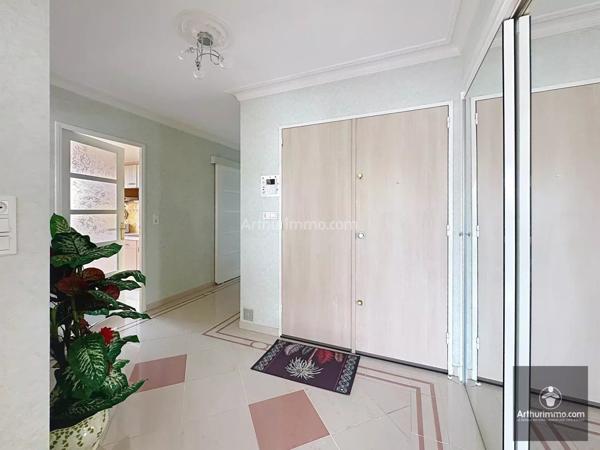 Vente Appartement 4 pièces 93 m2 à Le Coteau