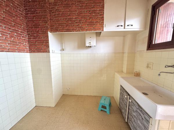 Marseille (13008) Appartement T2 - Dernier étage - Traversant