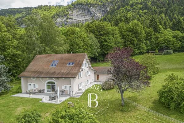 Beaumont, Maison 4 Chambres -  339 m² à vendre