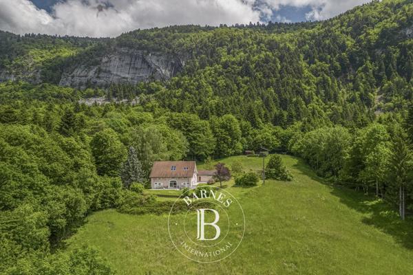 Beaumont, Maison 4 Chambres -  339 m² à vendre