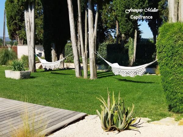 Propriété de caractère avec piscine et gîtes – Art de vivre en Provence