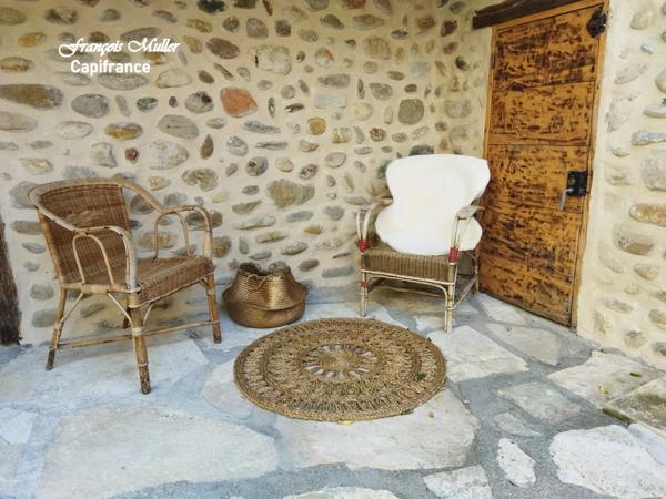 Propriété de caractère avec piscine et gîtes – Art de vivre en Provence