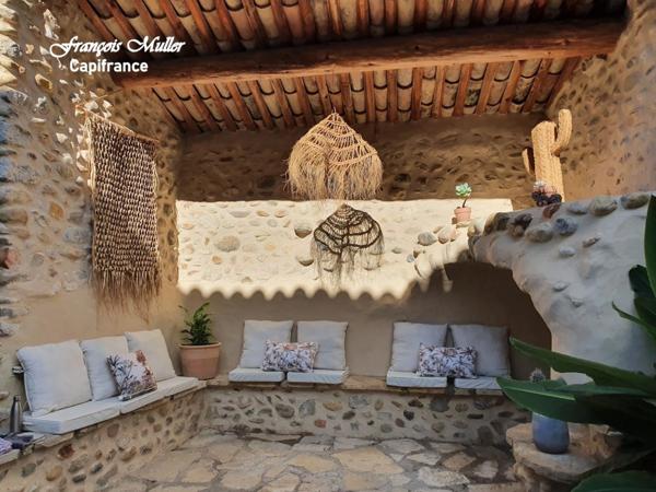 Propriété de caractère avec piscine et gîtes – Art de vivre en Provence