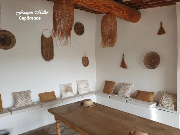 Propriété de caractère avec piscine et gîtes – Art de vivre en Provence