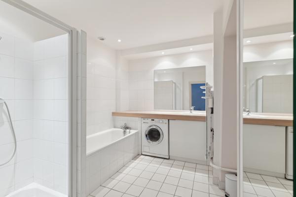 Appartement duplex en étage élevé vue sur la Bourse