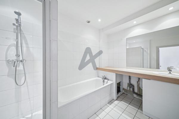 Appartement duplex en étage élevé vue sur la Bourse