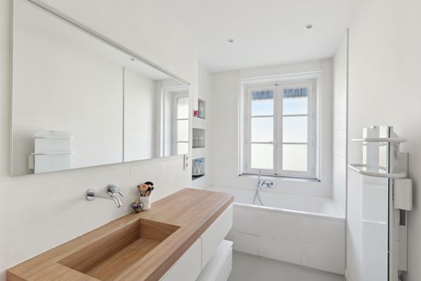 Appartement duplex en étage élevé vue sur la Bourse