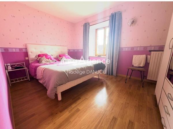 Maison à Vire Normandie, 14500 - 8 pièces 180m²