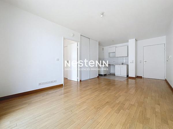 ISSY LES MOULINEAUX - FORT D'ISSY - Vente appartement 2 pièces de 42,60 m² avec un balcon de 4,70m²